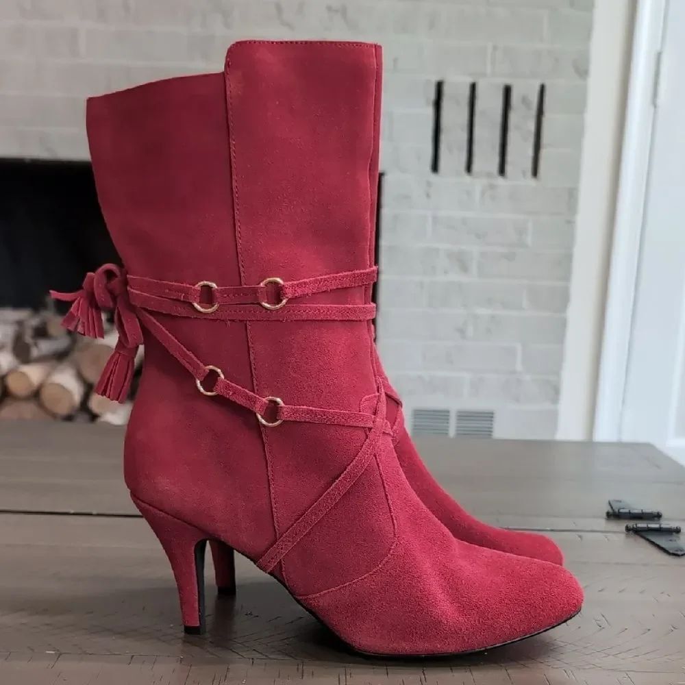 Hot In Hollywood Red Suede Heeled Boots Sz 11